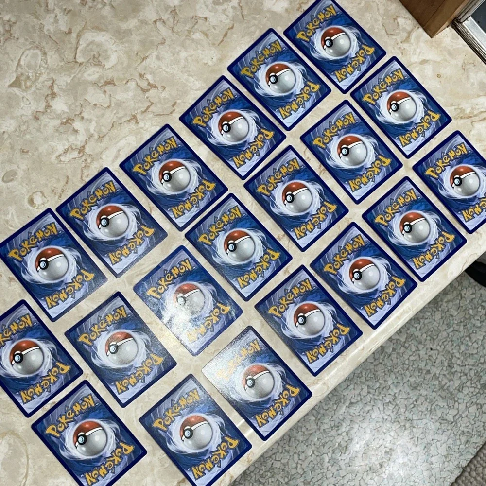 Excellent Condition set of 2020/21 Pokemon cards (20‎ cards)